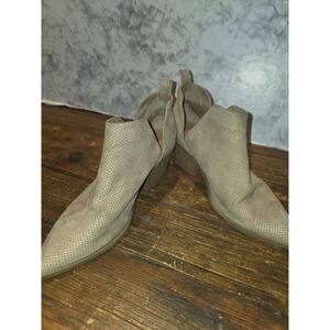 Universal Thread Taupe Perforated Pointed Toe Cutout Ankle Booties Size 9